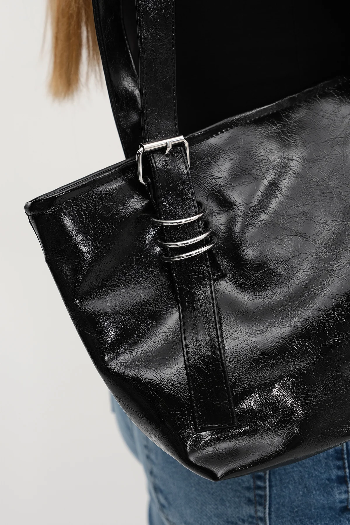 Belt Detail Hand Shoulder Bag - Image 12