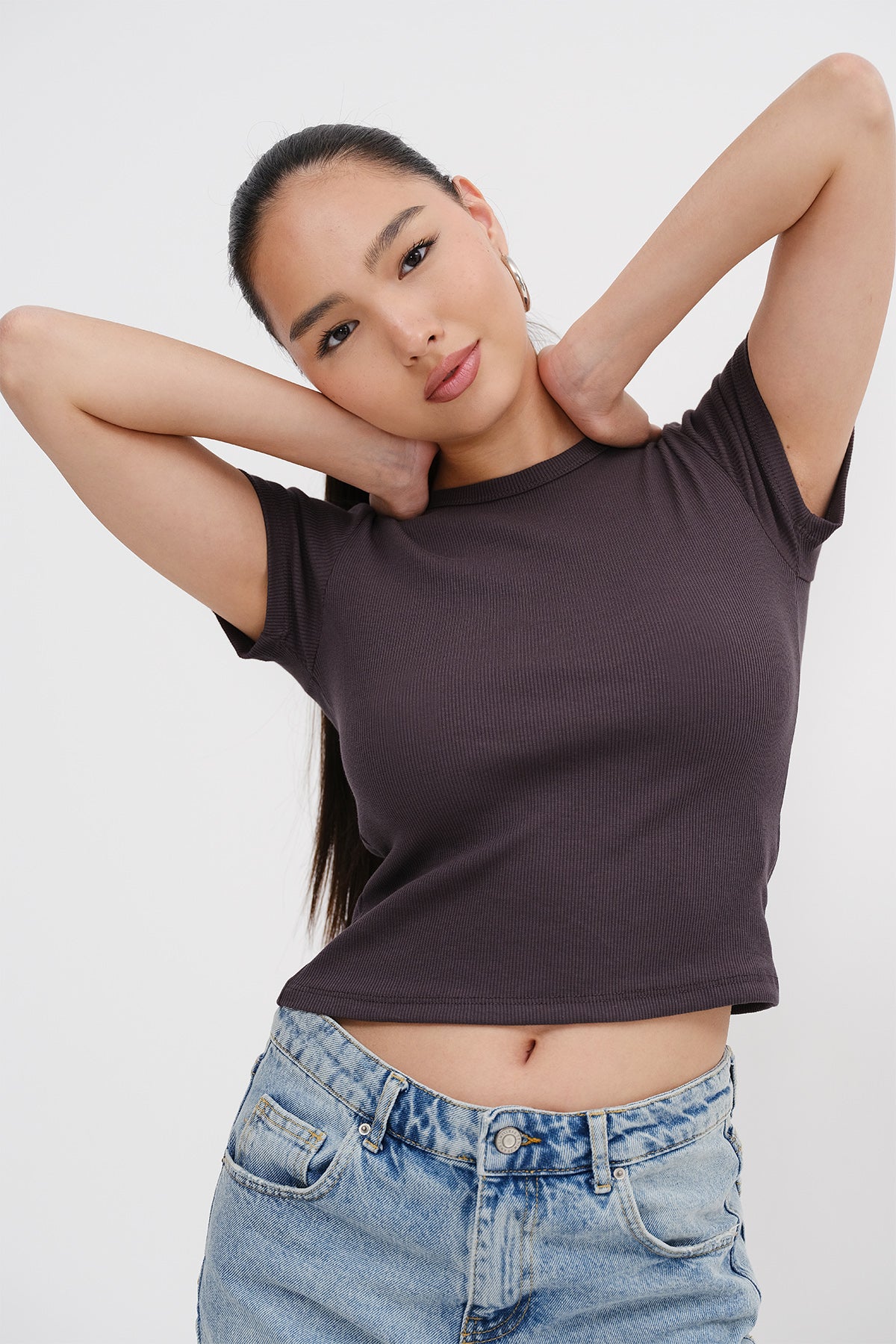 Round Neck Basic T-shirt - Image 30