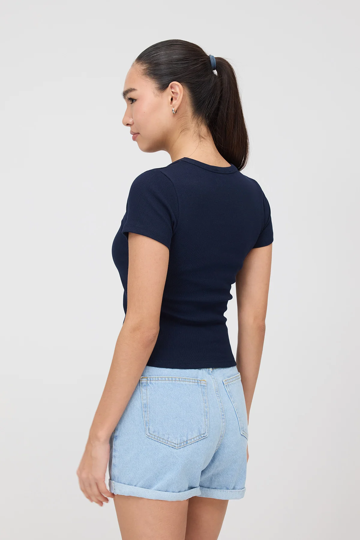 Round Neck Basic T-shirt - Image 43