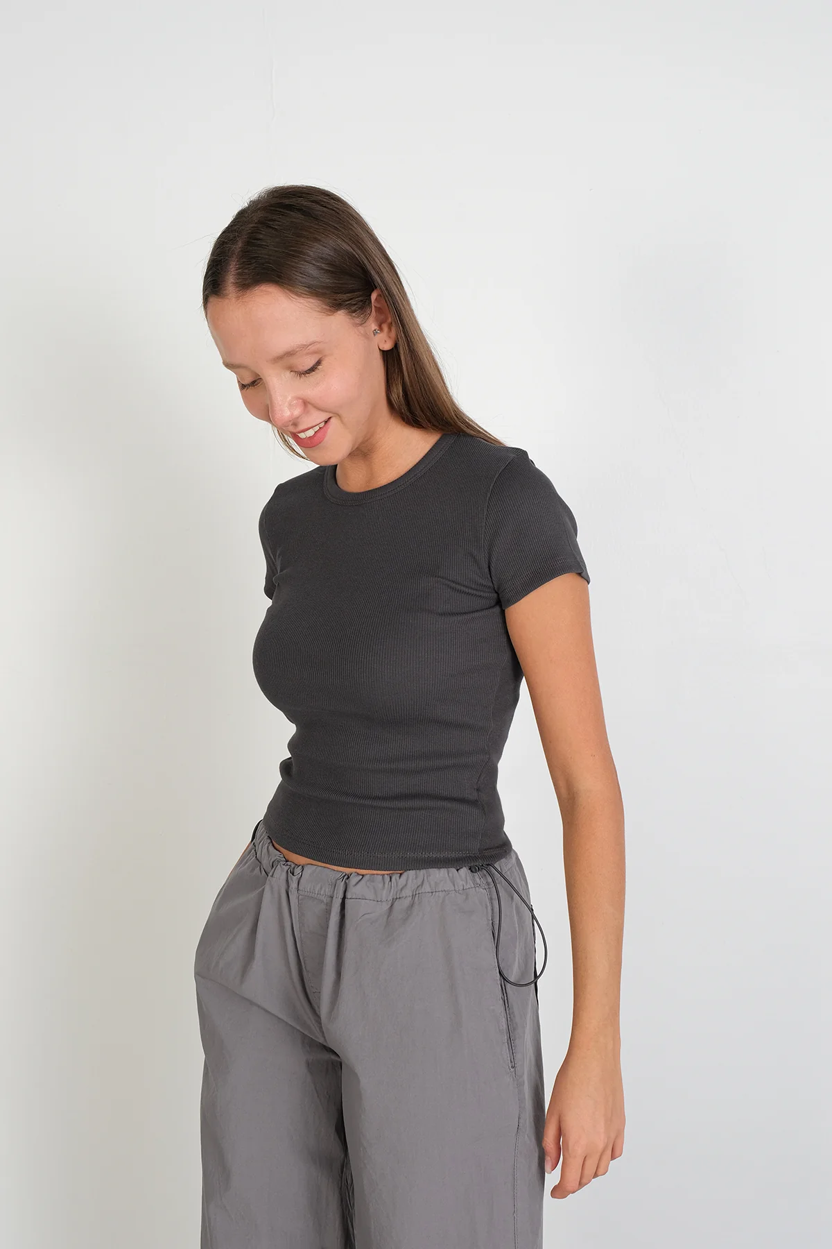 Round Neck Basic T-shirt - Image 80