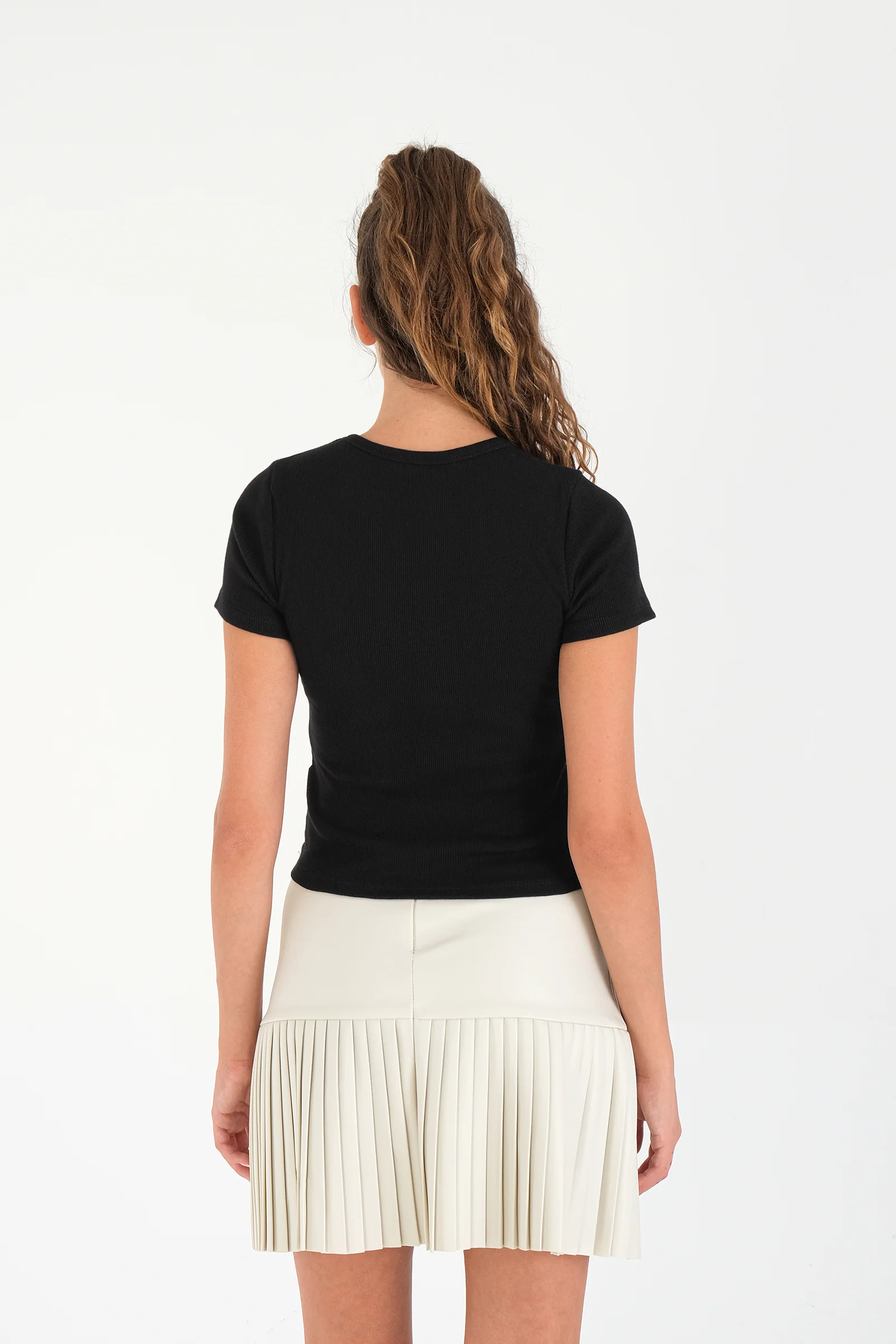 Round Neck Basic T-shirt - Image 85