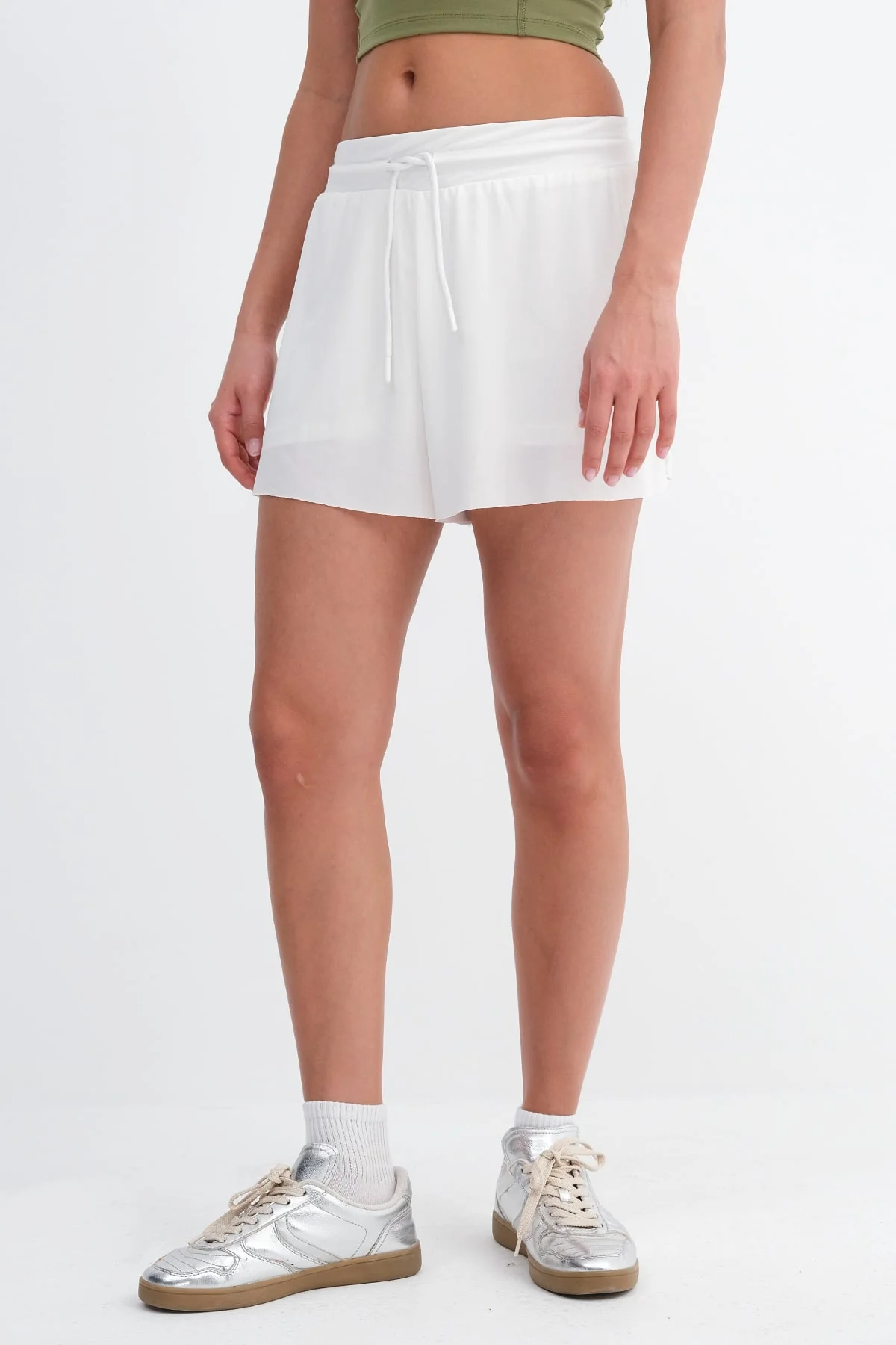 Shorts With Elastic Waist - Image 3