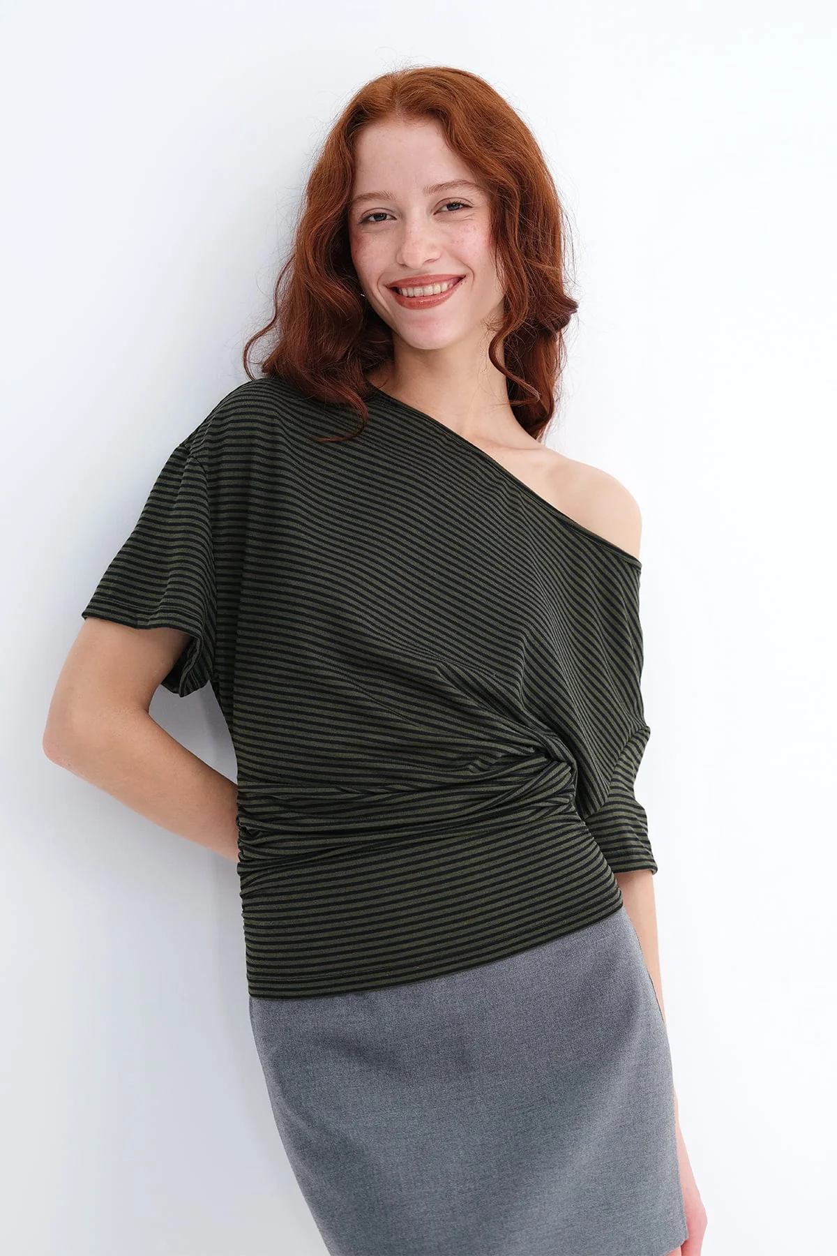 Side Ruched Striped T-shirt - Image 4
