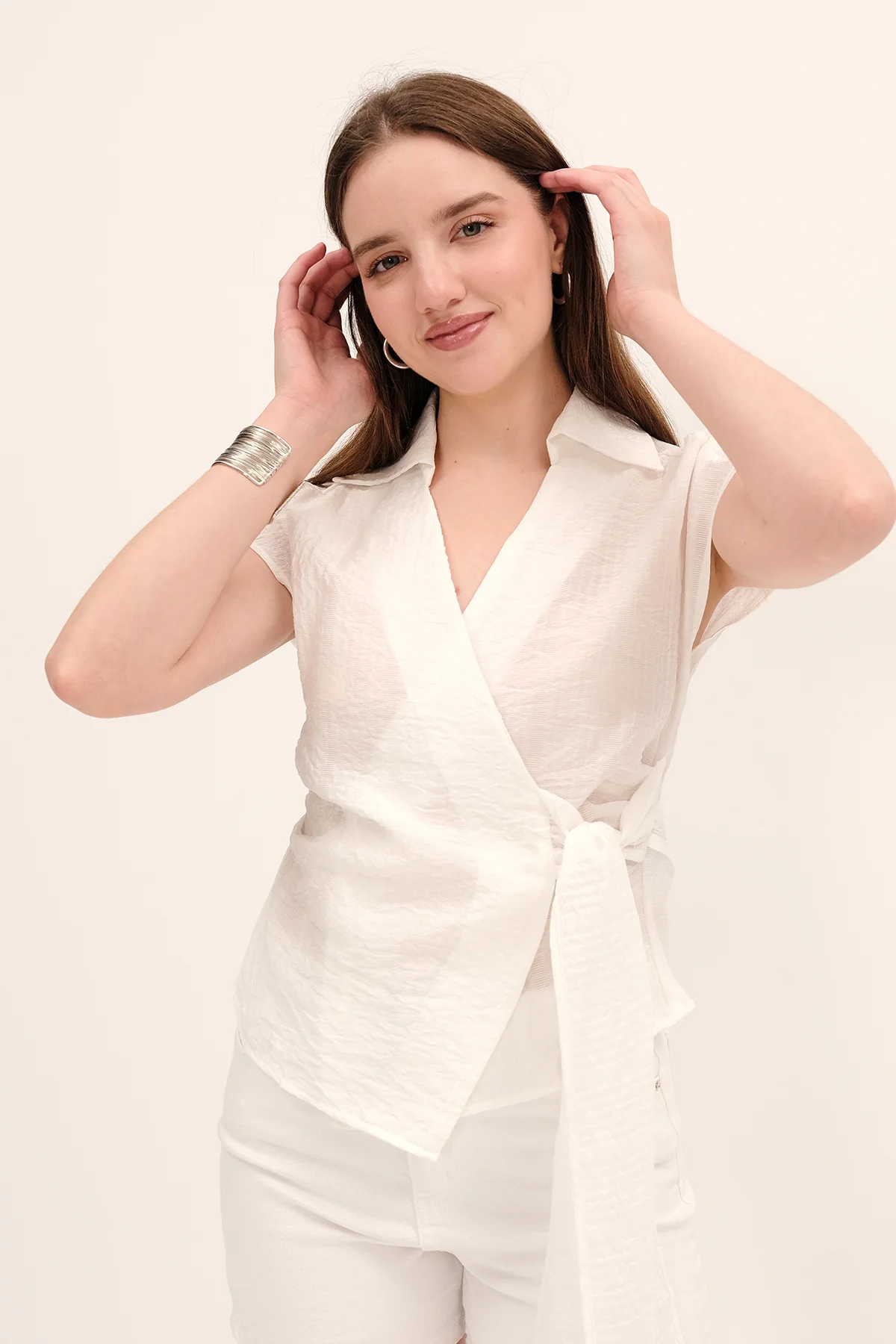 Sleeveless Tie-Front Shirt - Image 16