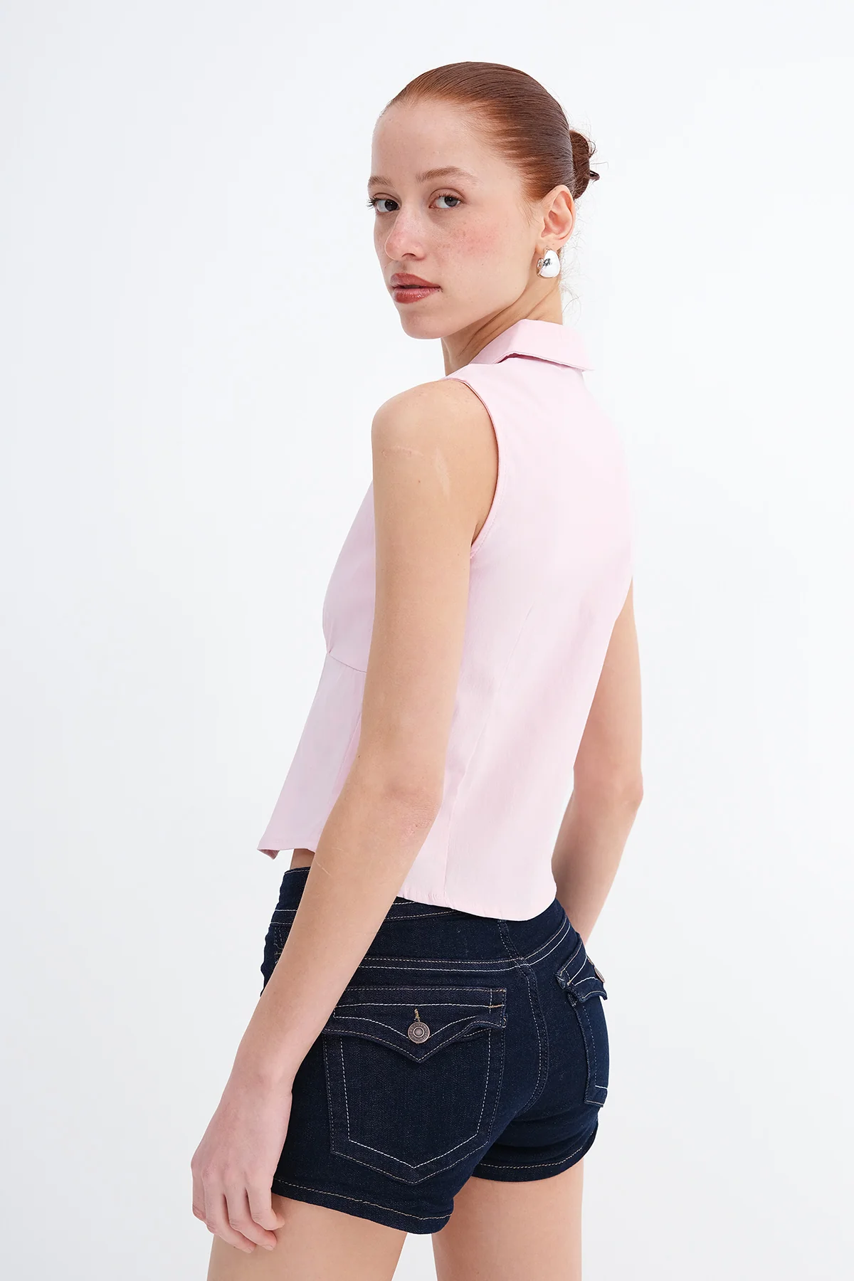 Sleeveless Zip-Up Shirt - Image 11