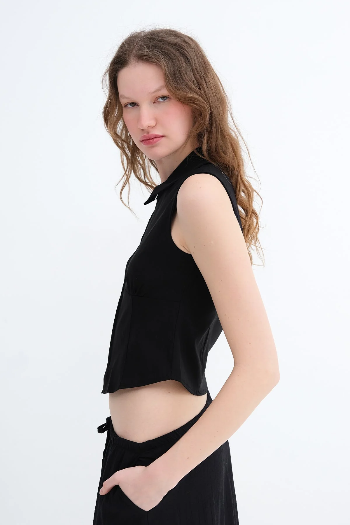 Sleeveless Zip-Up Shirt - Image 14