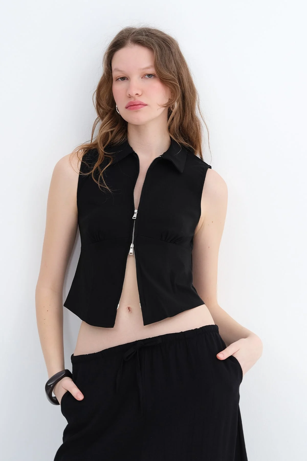 Sleeveless Zip-Up Shirt - Image 16