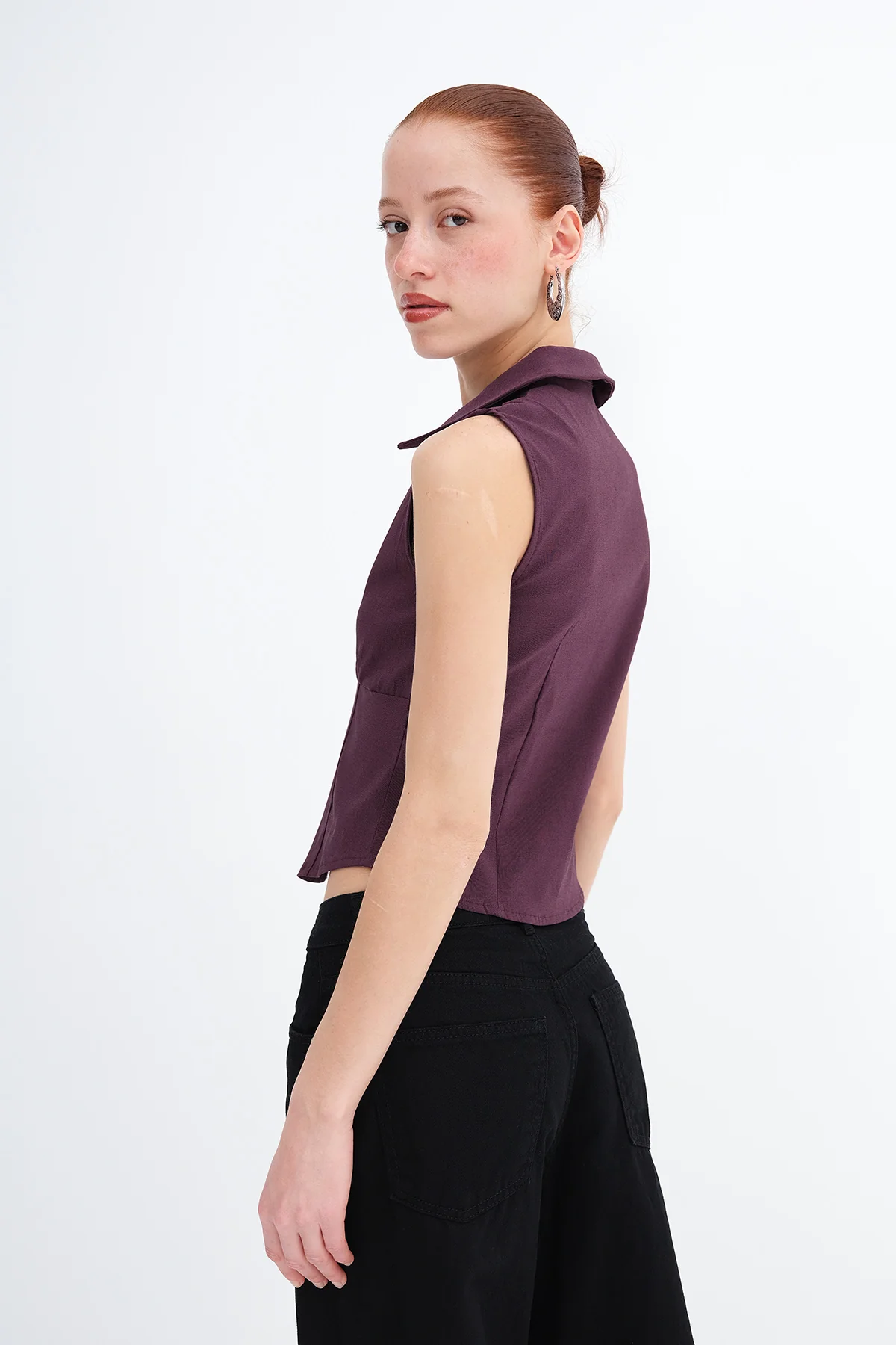 Sleeveless Zip-Up Shirt - Image 18