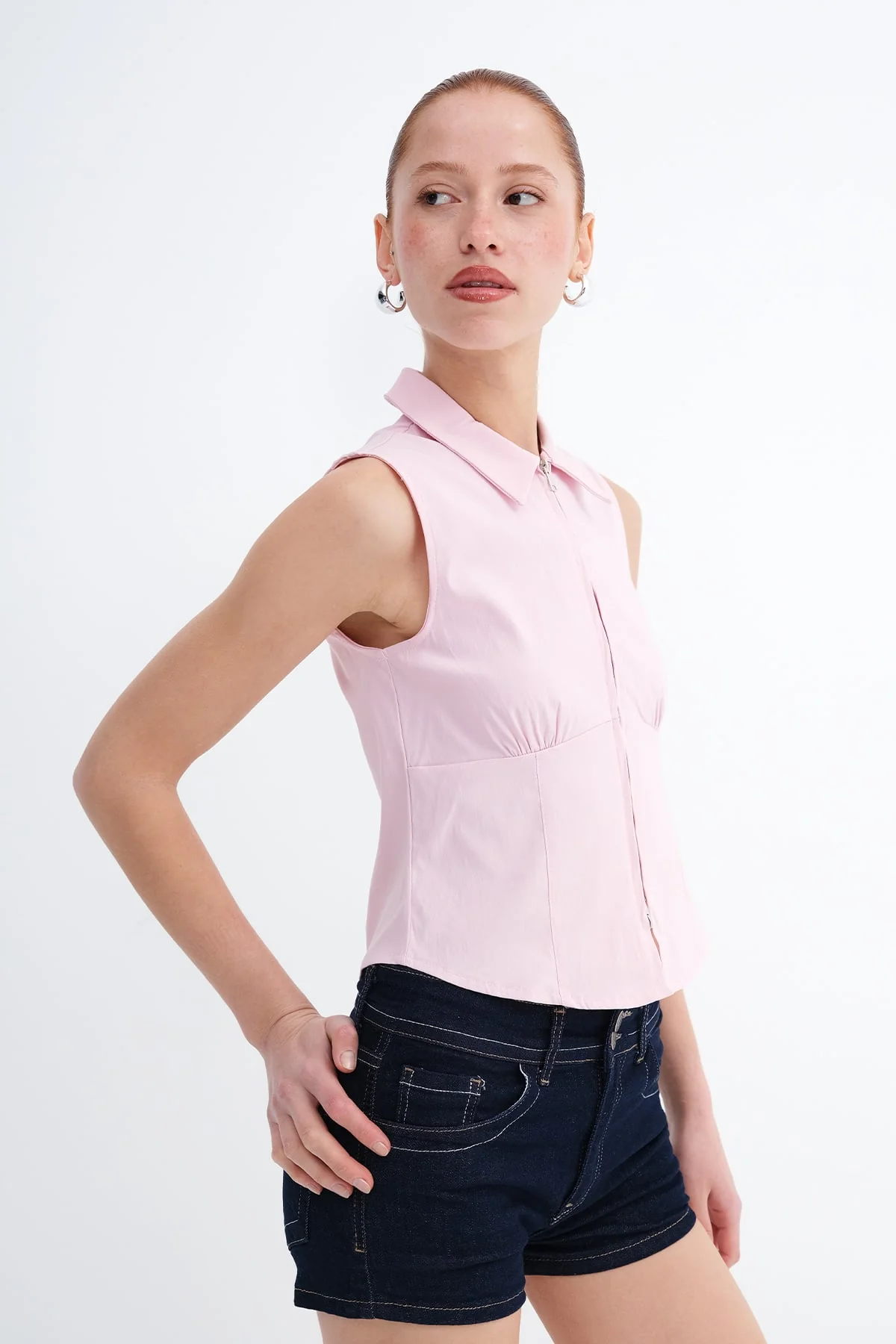 Sleeveless Zip-Up Shirt - Image 7