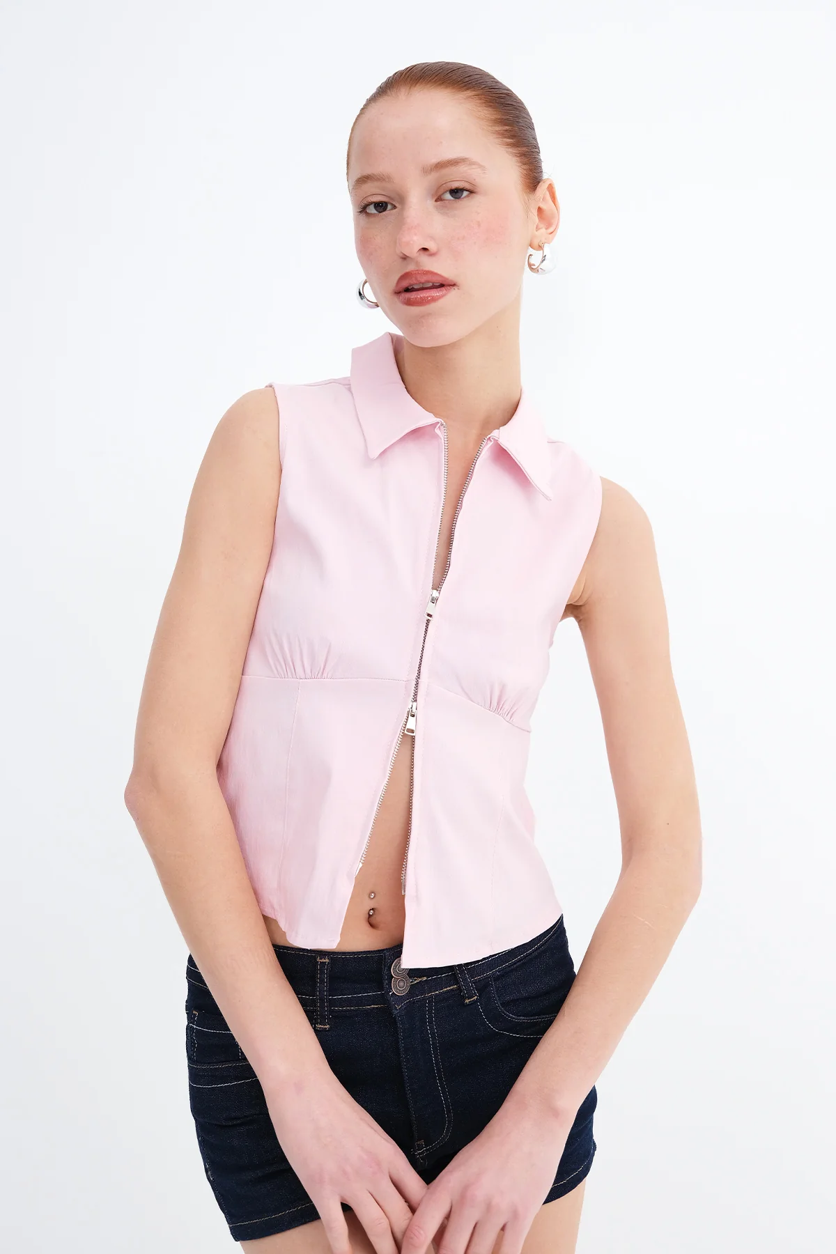 Sleeveless Zip-Up Shirt - Image 9