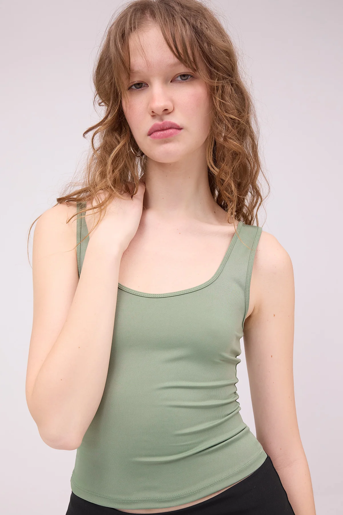 U Neck Basic Undershirt - Image 27