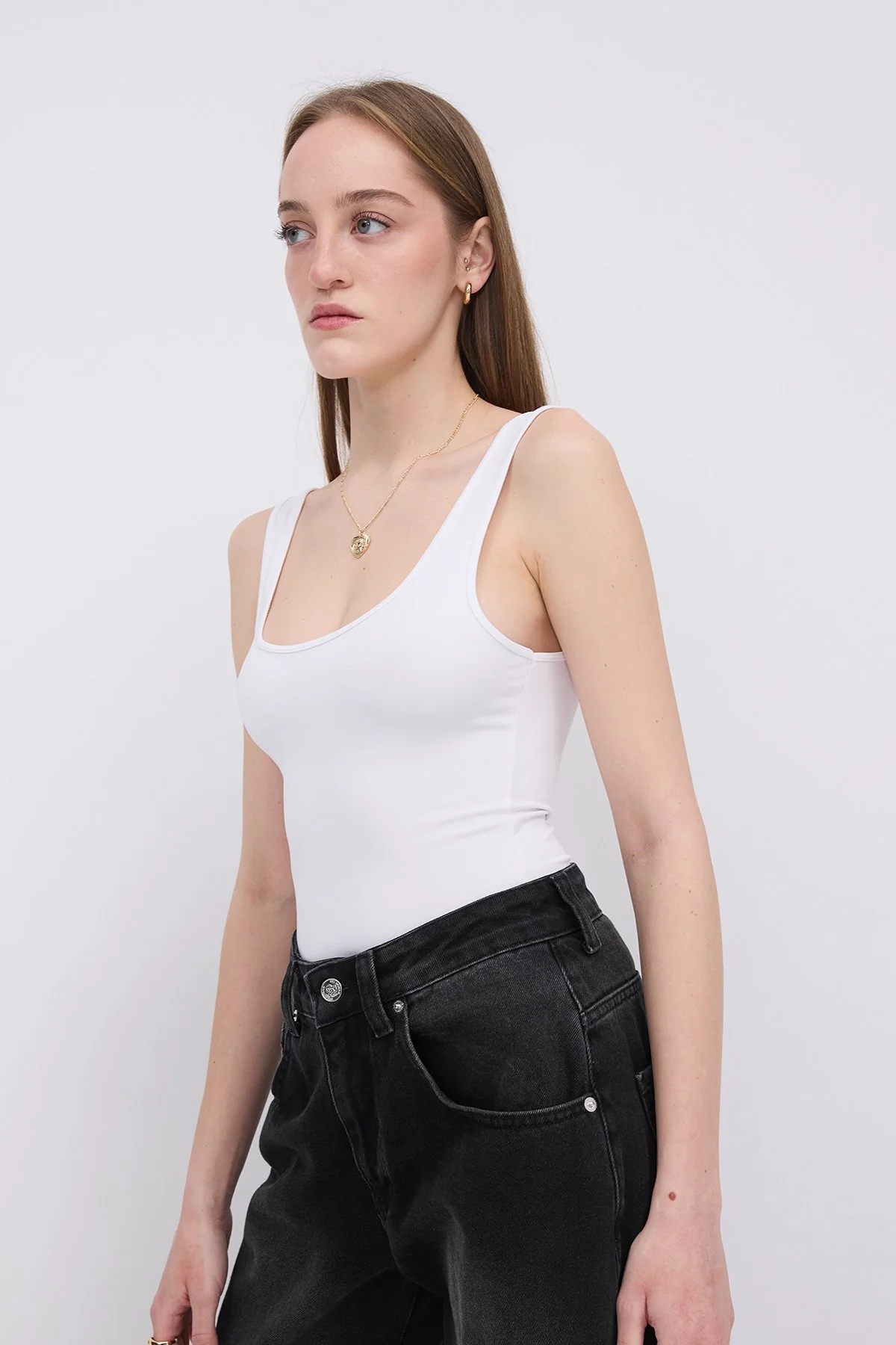 U Neck Basic Undershirt - Image 45