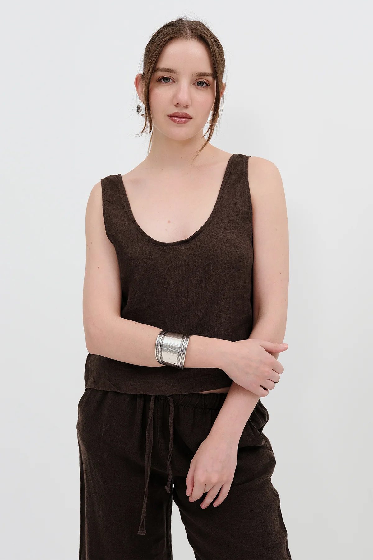 U Neck Linen Undershirt - Image 10