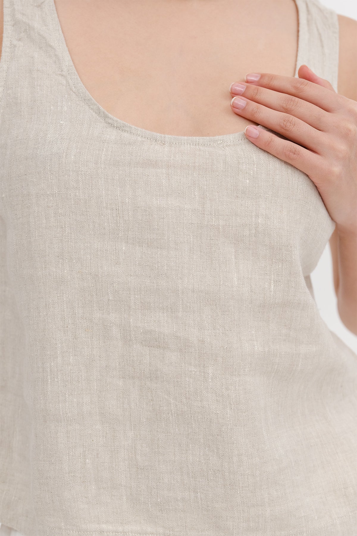 U Neck Linen Undershirt - Image 15