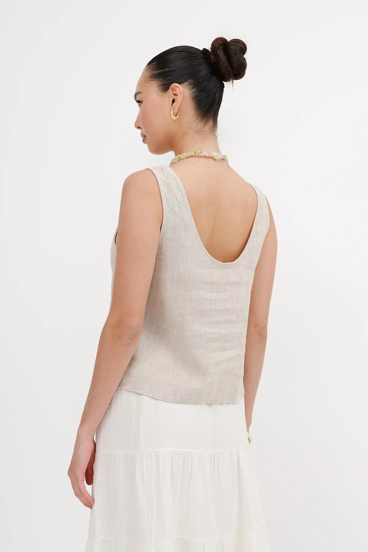 U Neck Linen Undershirt - Image 18