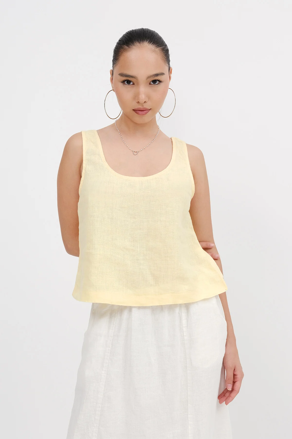 U Neck Linen Undershirt - Image 20