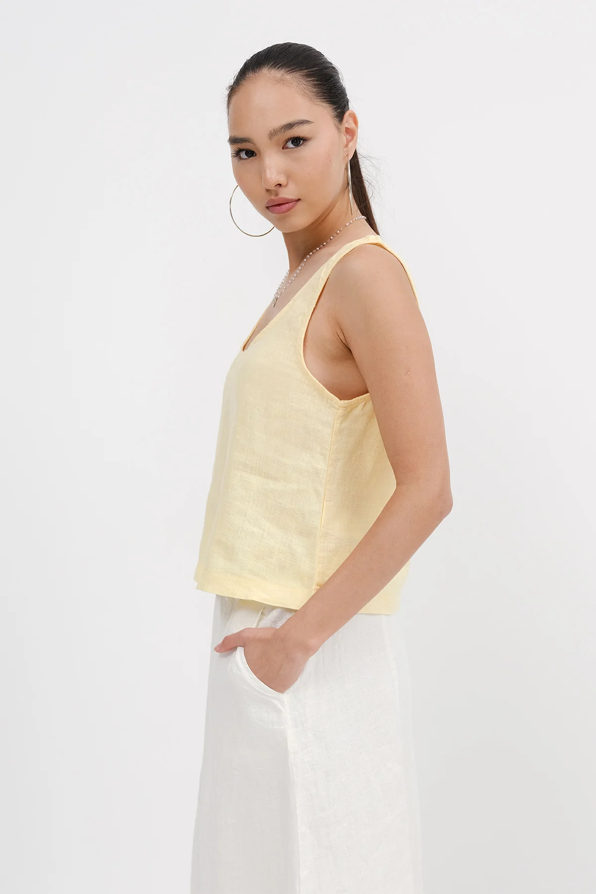 U Neck Linen Undershirt - Image 22