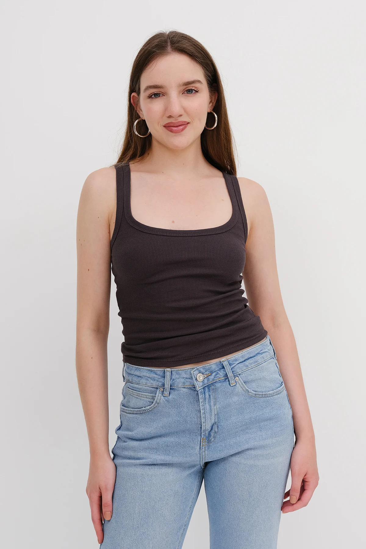 U Neck Sleeveless Tank Top - Image 8