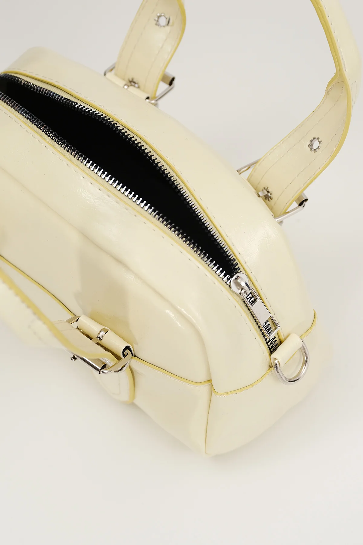 Zip Closure Hand and Shoulder Bag - Image 10