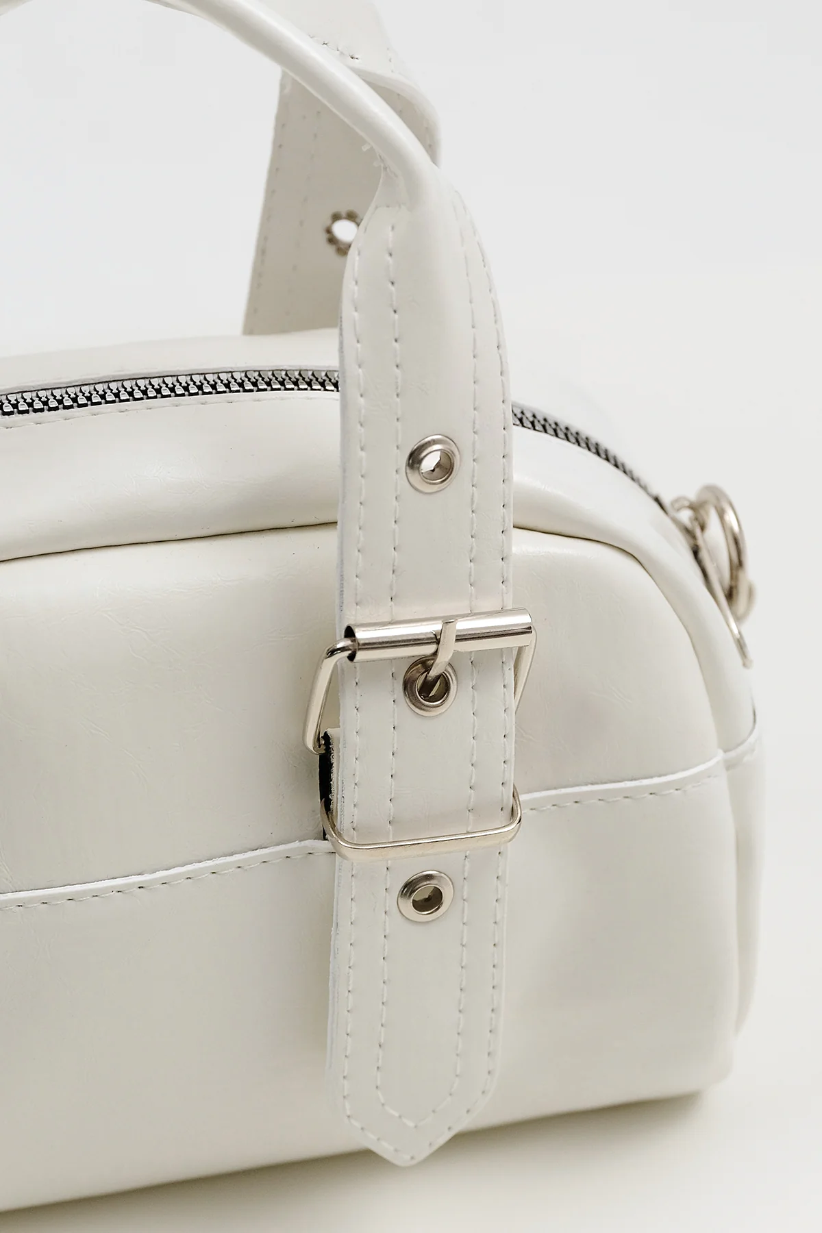 Zip Closure Hand and Shoulder Bag - Image 15